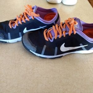 Nike tennis shoes